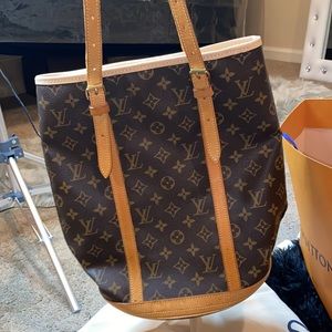 Authentic Louis Vuitton GM bucket bag